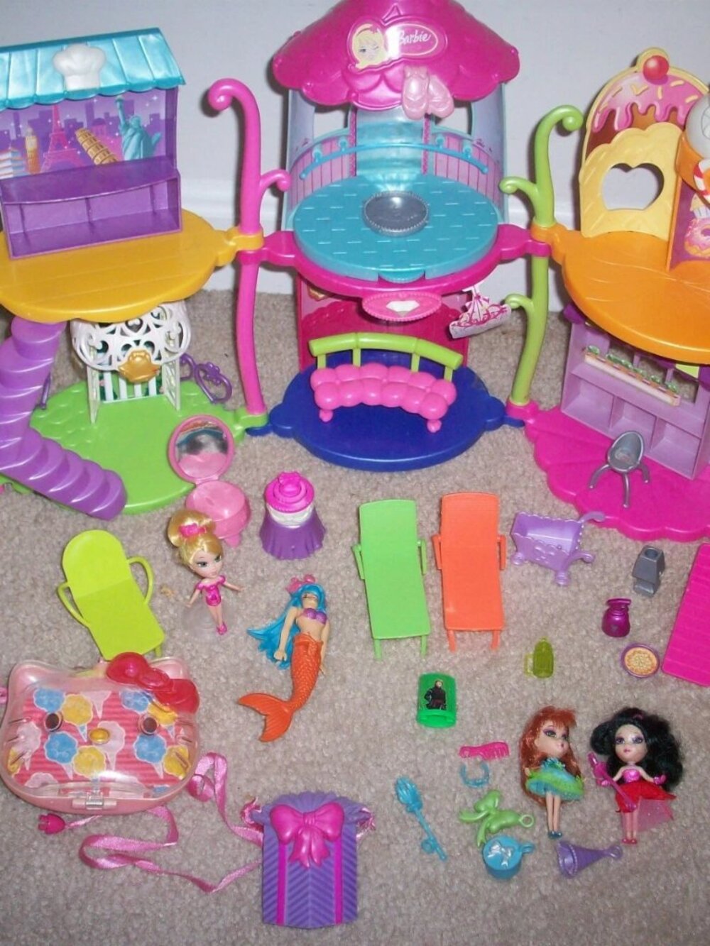 Barbie Peek-a-Boo Petites- Charm And PeekaBoo Playset It’s My Birthday Doll kit